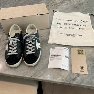 Authentic women’s Golden Goose Super-Star classic sneaker